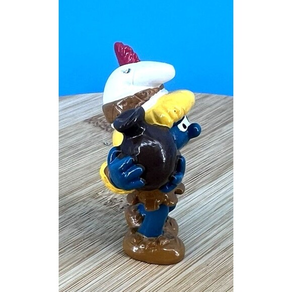 Vintage 1982 SMURFS Native American Smurfette Indian Smurf w/ Jug PVC Figure Toy - Picture 2 of 5